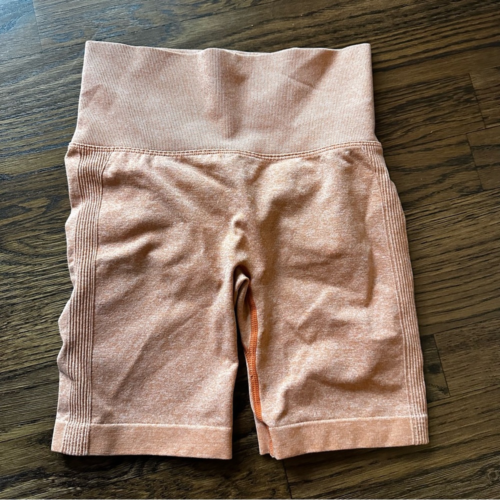 Seamless High-Waisted Orange Active Shorts | yoga | Pilates, running